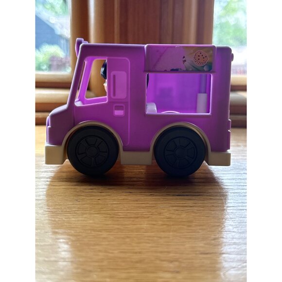 Fisher-Price Little People Share a Treat Ice Cream Truck and Action Figure Doll - Picture 4 of 9